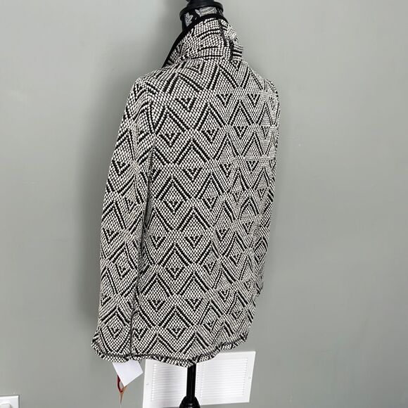 Ruby Rd. Well Traveled Black White Wrap - Picture 2 of 5